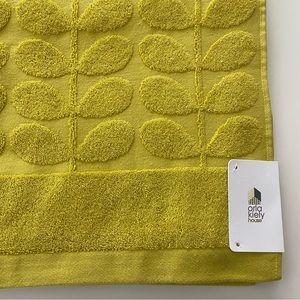 NWT Orla Kiely Mimosa Sculpted Stem Bath Towel